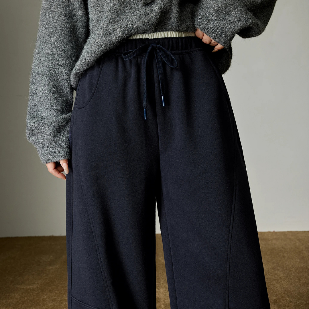 Hip to Leg Curving Line Pants