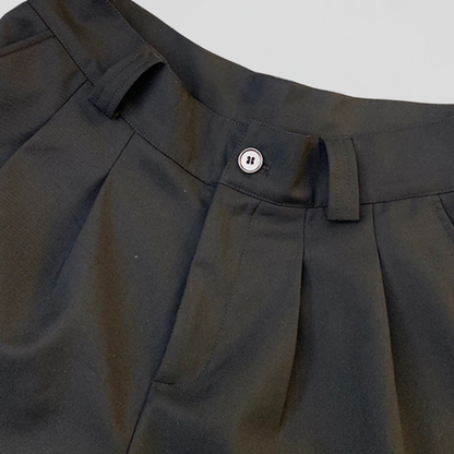 Loose Pleated Bermuda Shorts