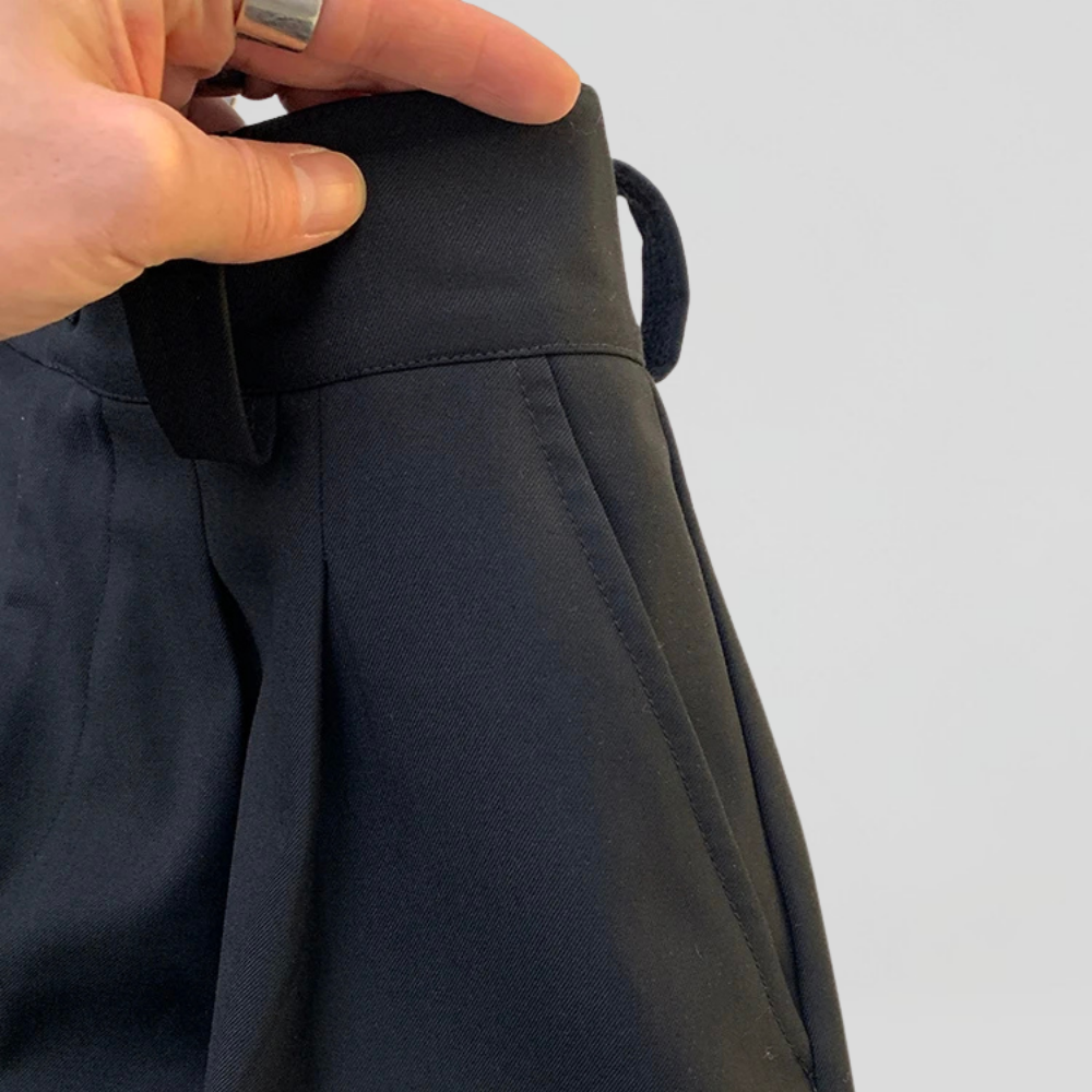 Loose Pleated Bermuda Shorts