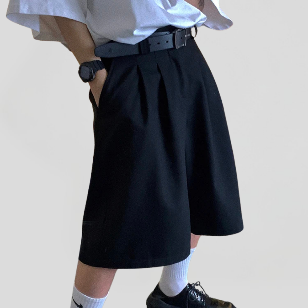 Loose Pleated Bermuda Shorts