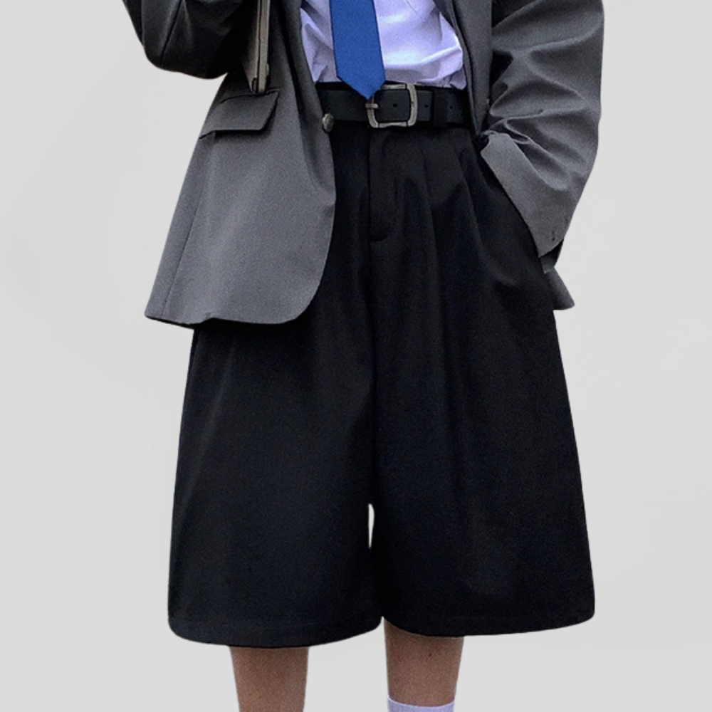 Loose Pleated Bermuda Shorts