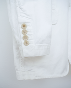CALCÈLのPolo by Ralph Laurenのオフホワイトのジャケット。袖口に4つのボタンが並ぶディテール。